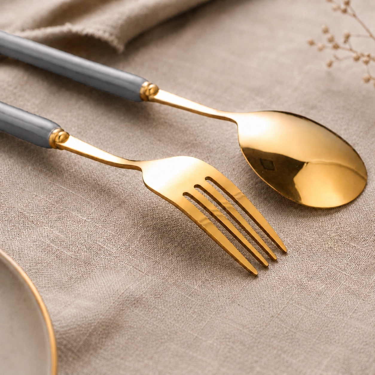 Marlowe 16-Piece Gold Cutlery Set – Pearl Grey